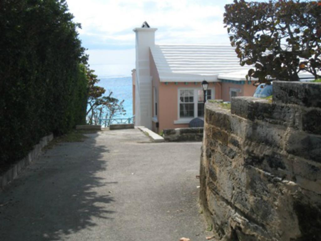 Grape Bay Cottages Mount Pleasant Exterior photo