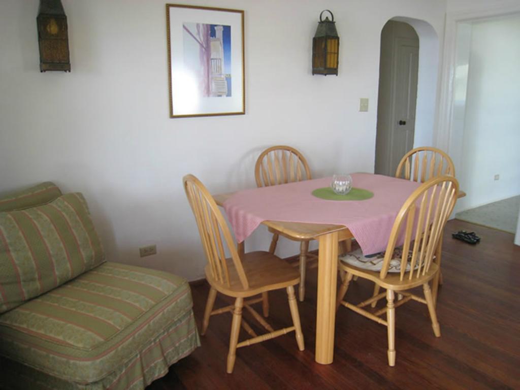 Grape Bay Cottages Mount Pleasant Room photo